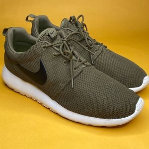 Nike Roshe One QS men’s running shoes